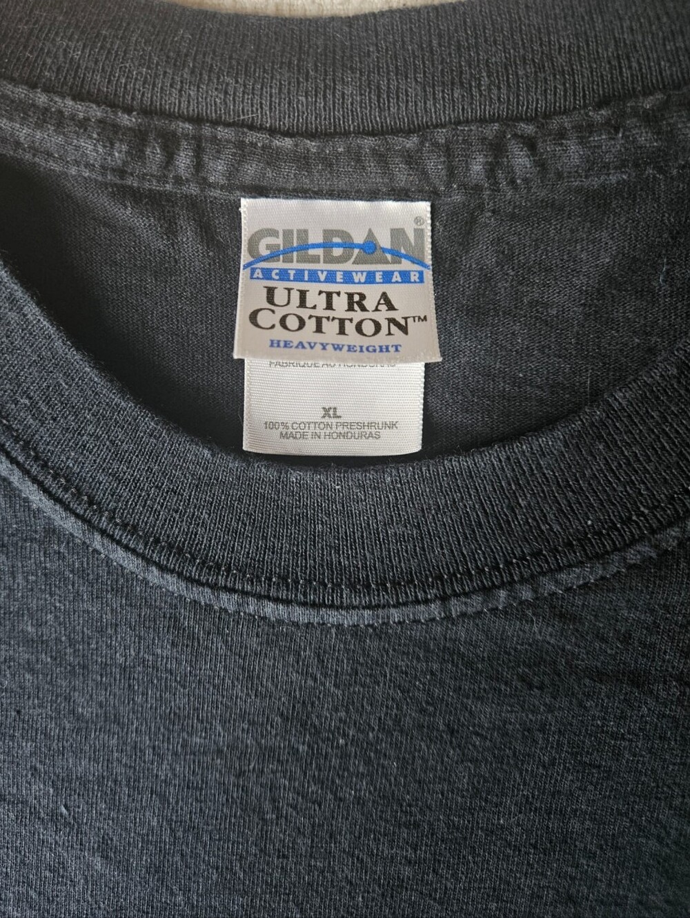 100% Cotton Black Short Sleeve Crewneck T-Shirt with Small Chest Logo - Picture 4 of 4